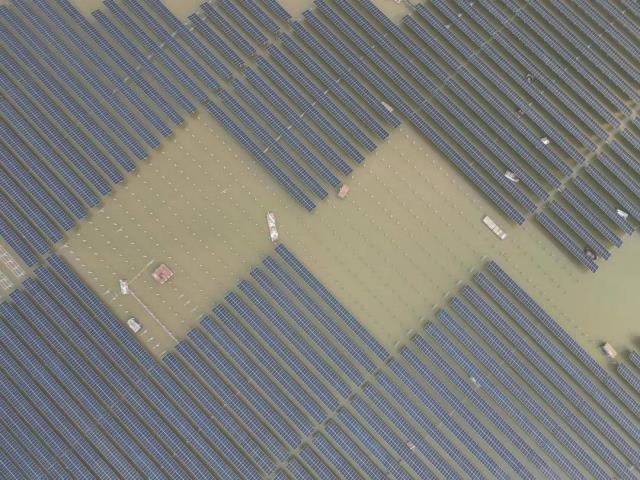 全國首座潮光互補光伏電站并網(wǎng)，年發(fā)電量超1億度