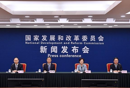 國家發改委：加快大型風電光伏基地建設！抓緊建設一批核電、水電項目！