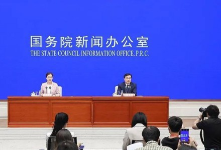 國家統(tǒng)計局：上半年新能源汽車、太陽能電池、移動通信基站設備產(chǎn)量同比分別增長111.2%、31.8%、19.8%