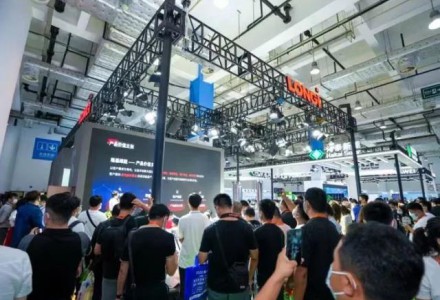 隆基Hi-MO 5聯袂“守衛者計劃”重磅亮相2022SUCE展 分布式高質量發展開啟新紀元