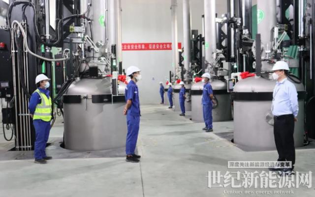 全球最大規模N型拉棒切方 晶科能源青海年產20GW項目點火