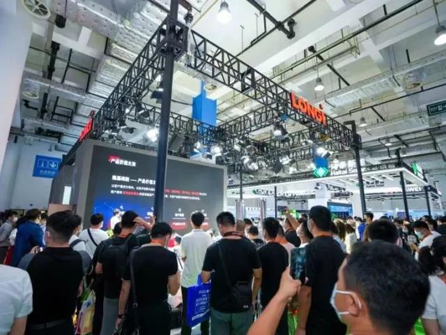 隆基Hi-MO 5聯(lián)袂“守衛(wèi)者計劃”重磅亮相2022SUCE展 分布式高質(zhì)量發(fā)展開啟新紀元