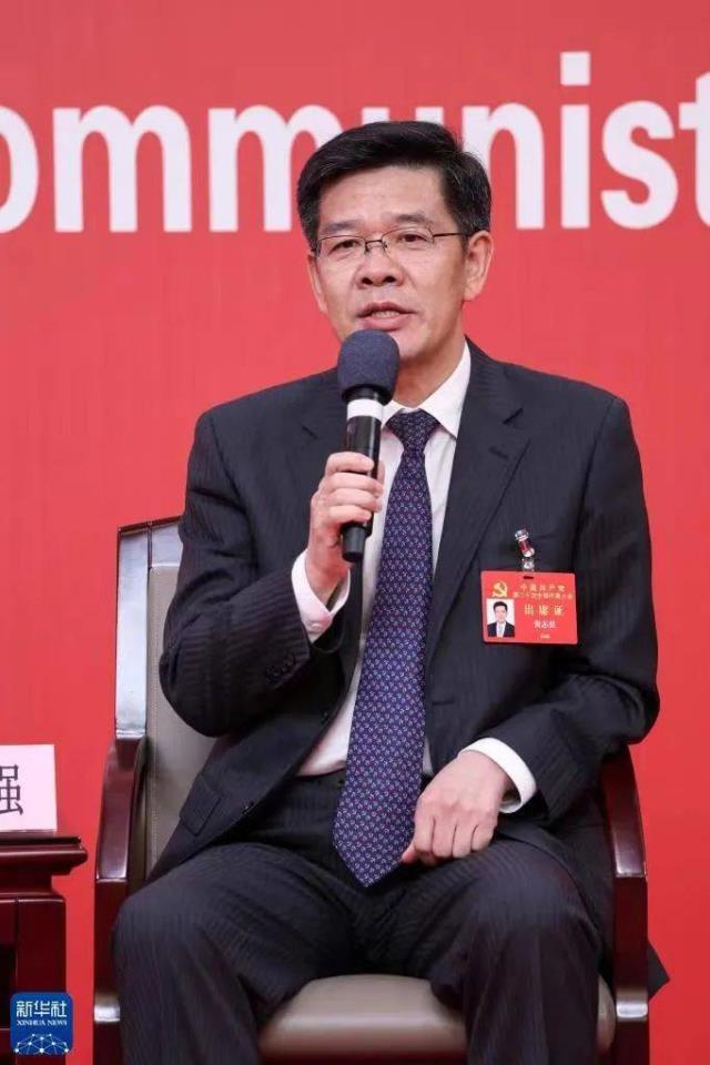 二十大專題 | 大會直通車——黃志強:內蒙古既要“羊煤土氣”也要“追風逐日”