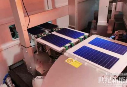 愛康湖州基地國產單線600MW微晶異質結210半片電池投產