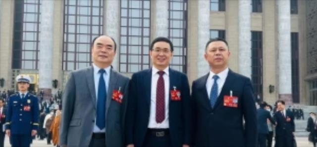 高紀凡、鐘寶申、曹仁賢、劉漢元、曾毓群、南存輝、李東生兩會建言新能源