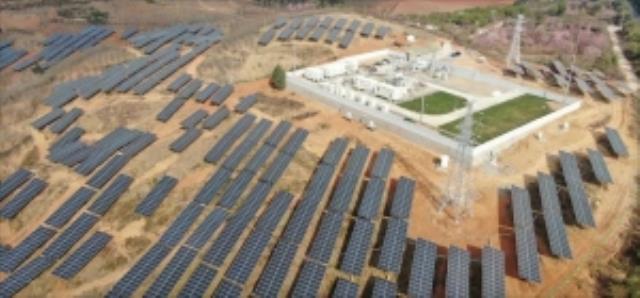 云南首個“藥光互補”光伏發電項目投運