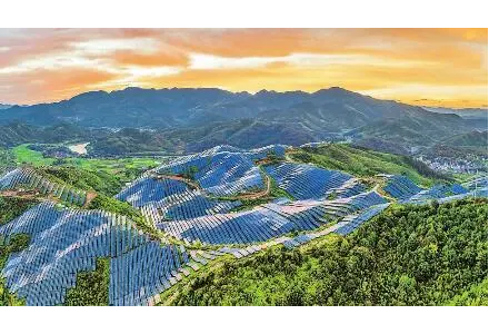 云南三峽牦牛坪復合光伏項目并網發電