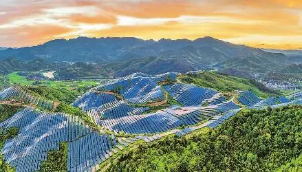 云南三峽牦牛坪復合光伏項目并網發電
