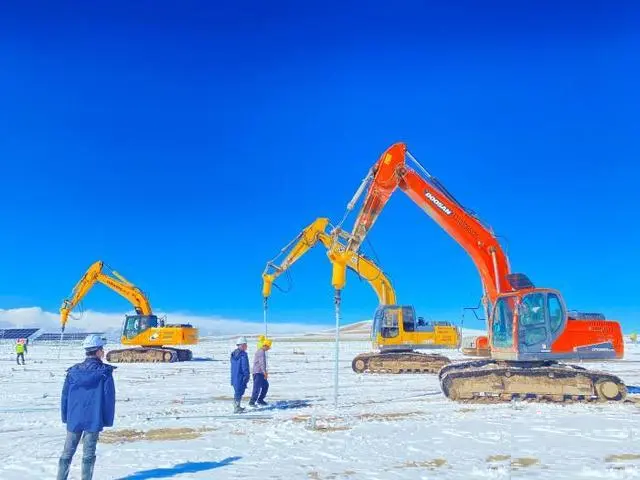 西藏規(guī)模最大光伏電站 藏北高原清潔能源新地標(biāo)