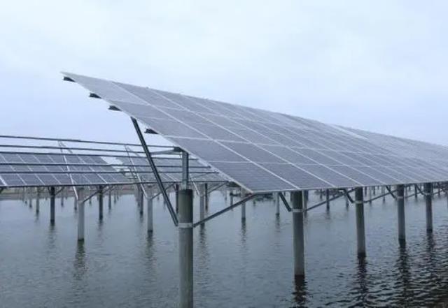 年發電量可達3億千瓦時 山西電建承建農光互補光伏項目并網發電
