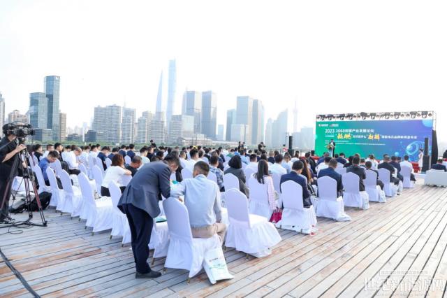 中國電力企業(yè)聯(lián)合會劉開俊、原大唐電力董事長陳進行蒞臨遠(yuǎn)鵬“鯤鵬”“麒麟”新品發(fā)布會
