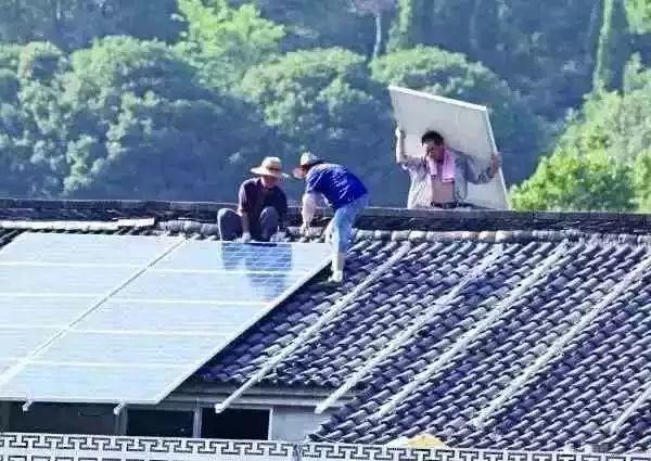 【權威報道】村主任帶領村民建光伏增收10萬元，表示還要再擴建！