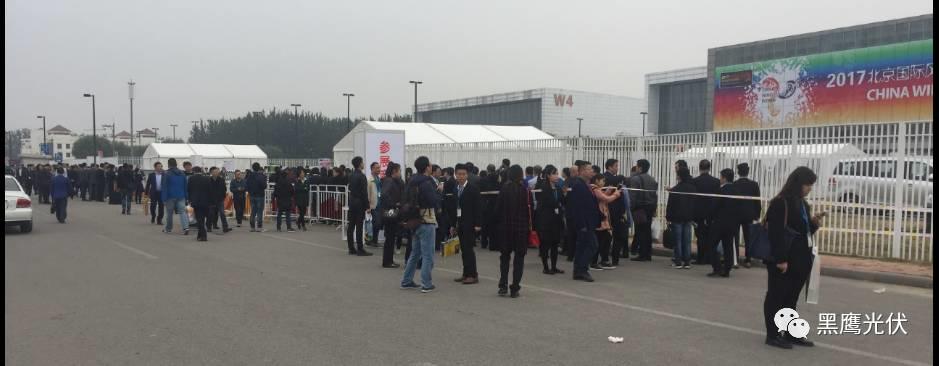 2017中國光伏展覽會企業展臺大比拼：近50家光伏企業展臺大曝光，誰的“面子”和“里子”最吸引你？