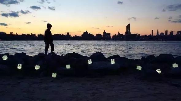 高能 | 她用一盞折疊太陽能燈，解決了幾千萬人的照明問題