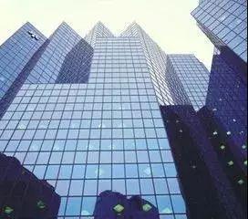 厲害 | 光伏現在不僅搶屋頂，還開始爬上墻了！