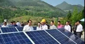 聽說現在的農民不用干活，靠屋頂就能掙錢？