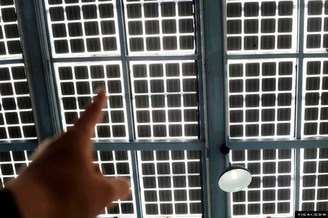 騰訊頭條 | 上海建成國內最大光伏充電站，日均滿足400輛車充電！
