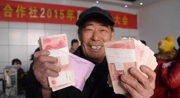 為父母建了個(gè)“屋頂銀行”，親戚朋友都爭(zhēng)相模仿！