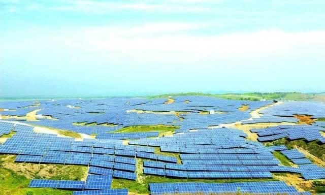 欣賞：耗資88億，綿延40公里的世界上最大光伏電站！