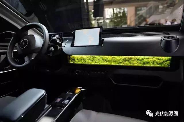 世界第一款量產的太陽能充電車，陽光充足可多走29公里！