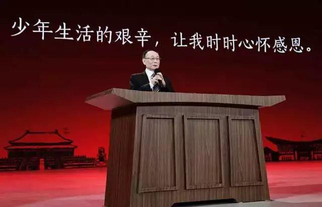 晶澳太陽能董事長靳保芳:我今年66歲了,我要帶領(lǐng)3萬名員工做一個偉大企業(yè) 晶澳太陽能董事長靳保芳:我今年66歲了,我要帶領(lǐng)3萬名員工做一個偉大企業(yè)