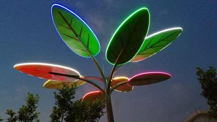 國內首創“花式”仿生太陽能，公交亭365天持續供電