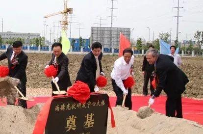 施正榮：僅以此文悼念我的師兄、朋友和同事Stuart Wenham 教授