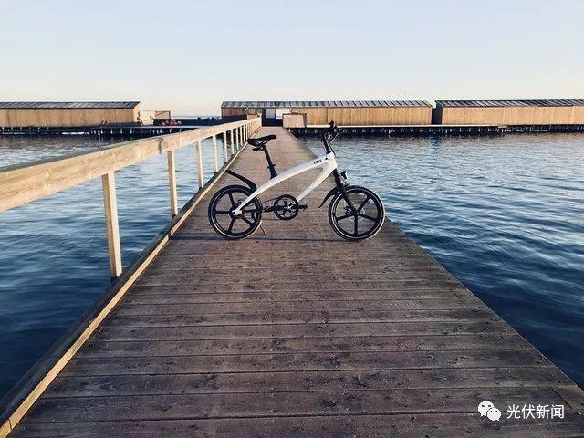 終極環保電動車，配備太陽能電池板充電！