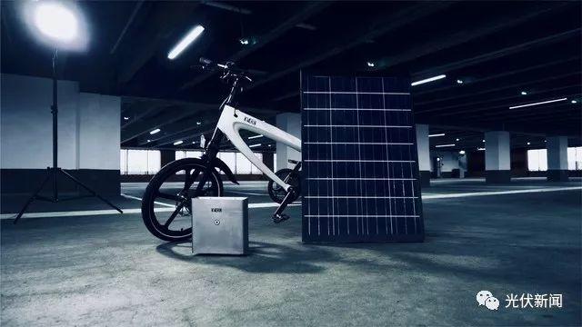 終極環保電動車，配備太陽能電池板充電！