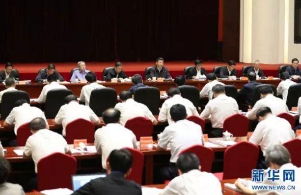 習近平總書記光伏扶貧的決心：1次下光伏車間2次進光伏園區2次看光伏扶貧電站！