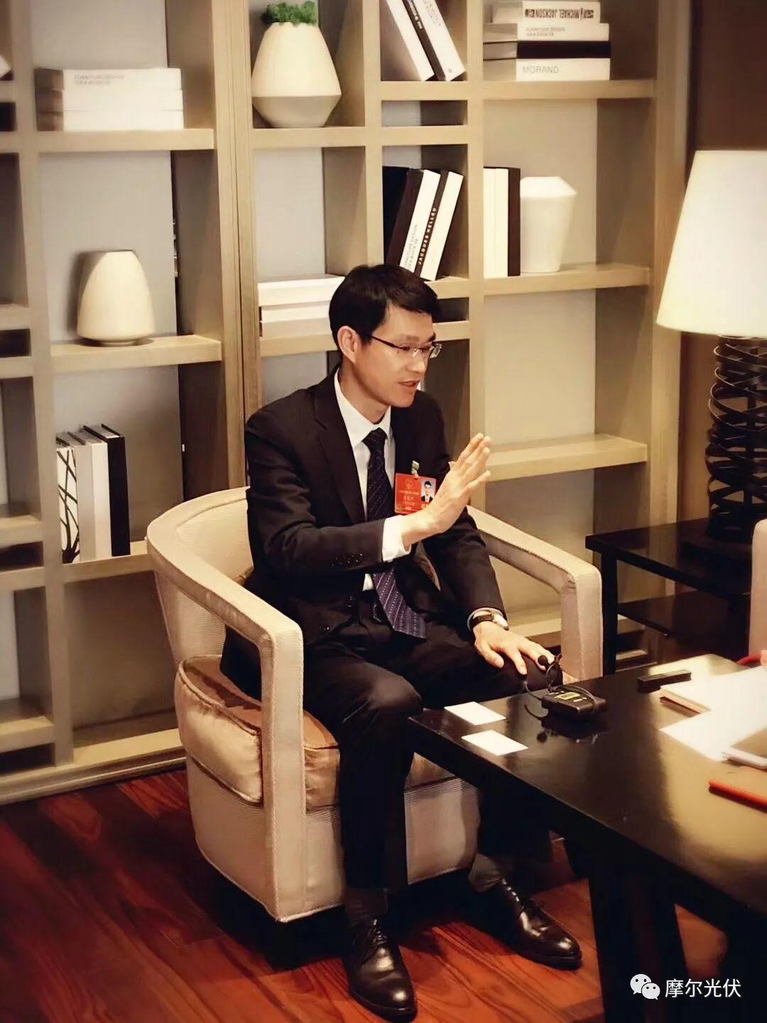 除了提案“加強新技術在光伏應用端的支持力度”，全國人大代表晶科能源CE0陳康平還有哪些議案？