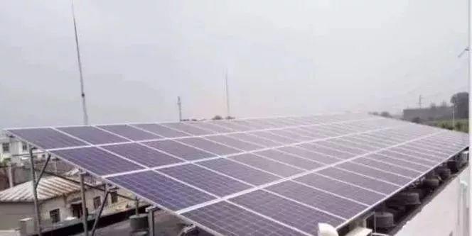 不吹牛，去年他家安裝了光伏發(fā)電居然凈賺30萬