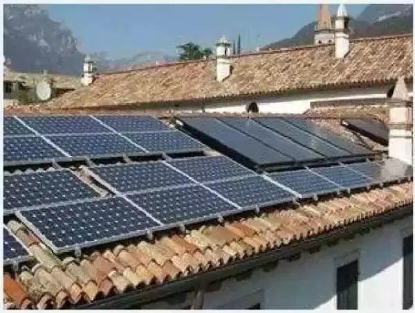 不吹牛，去年他家安裝了光伏發(fā)電居然凈賺30萬