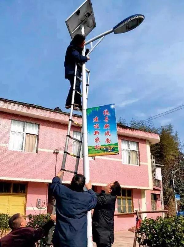 湖南“太陽能路燈腐敗案”400余人涉案，近2千盞燈不亮