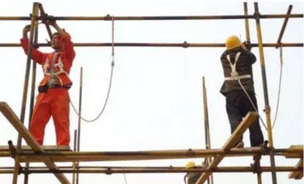 光伏施工人員從高空墜落致死誰該承擔責任？附光伏電站施工現場安全規范